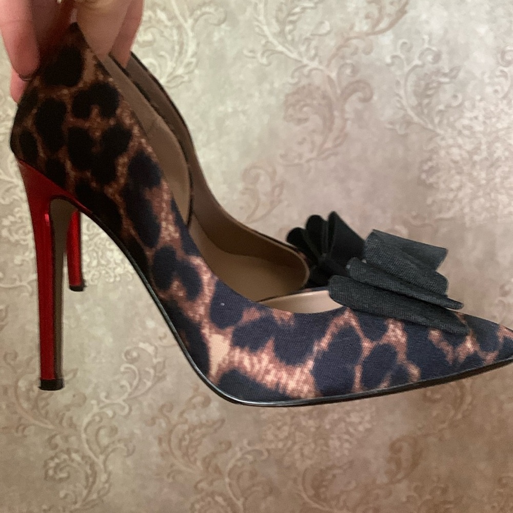 Betsy Johnson leopard bow shoes with red heels